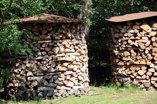 Brennholz richtig lagern – so geht’s