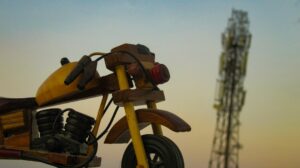 Von der Werkbank zur Straße: Die perfekte Hobbywerkstatt für Holzarbeiten und Motorräder planen